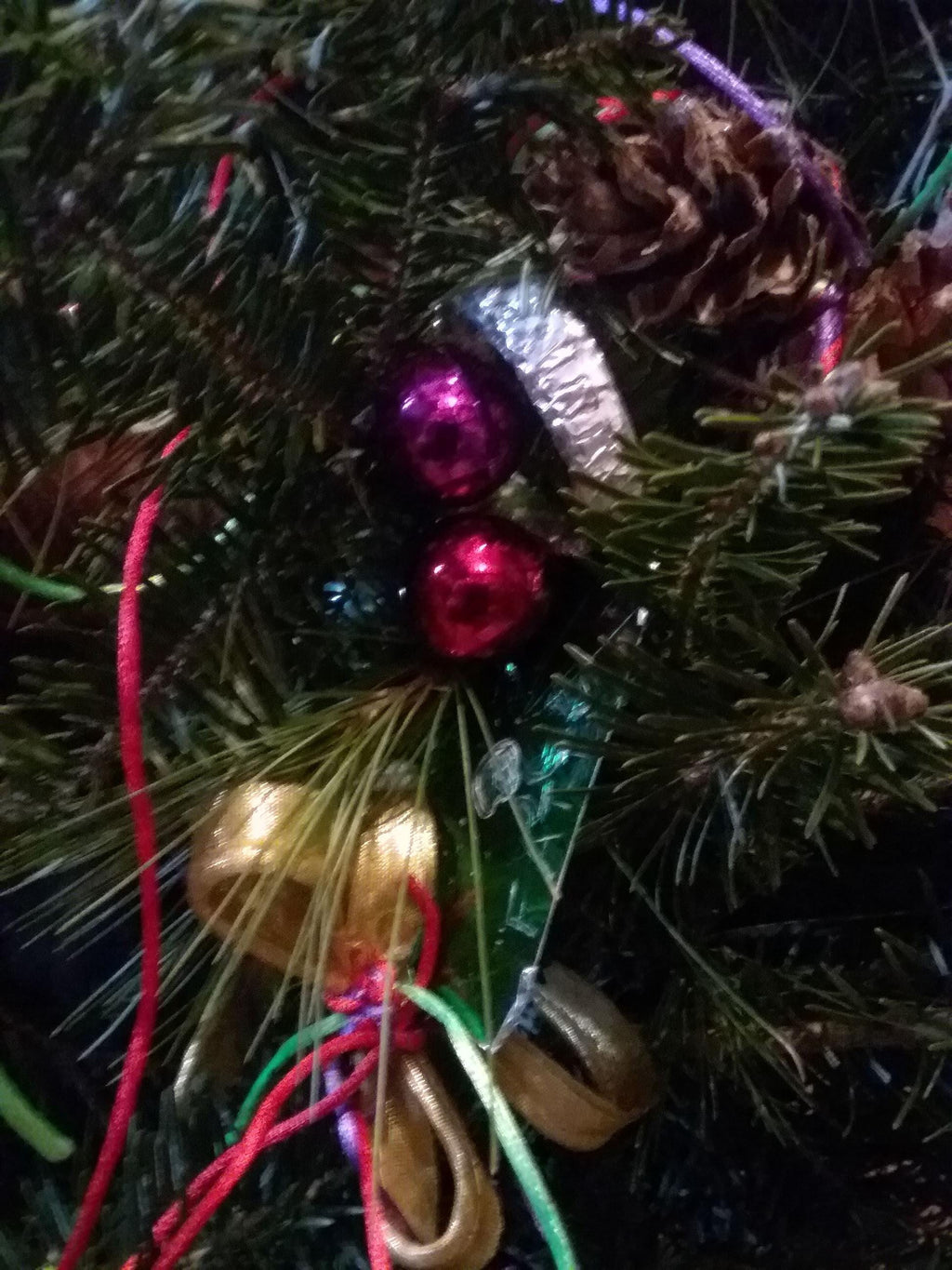 Handmade Vermont Greens Wreath, Natural Grapevine, Bittersweet, Red Dogwood (etsy image id: 7677523578)